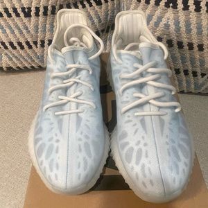 NEVER WORN!! Mono Ice Yeezy Size 6.5